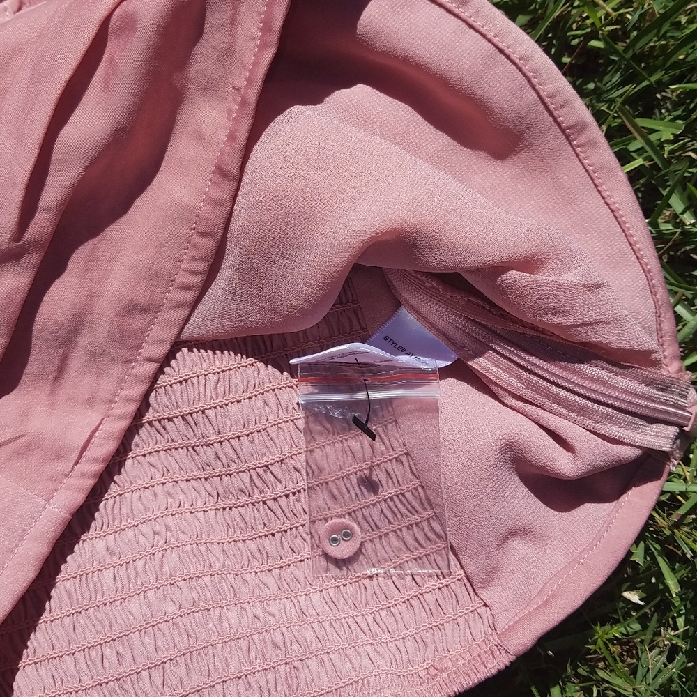 NWOT ASTR The Label Ruched Ruffle Shoulder Tank - Picture 8 of 8